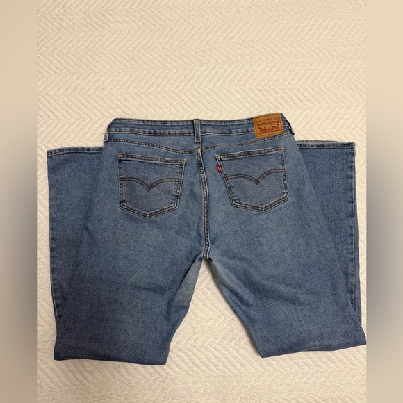 Levi’s Women’s Low Rise Bootcut Jeans Light Wash Size 32 - Picture 2 of 11